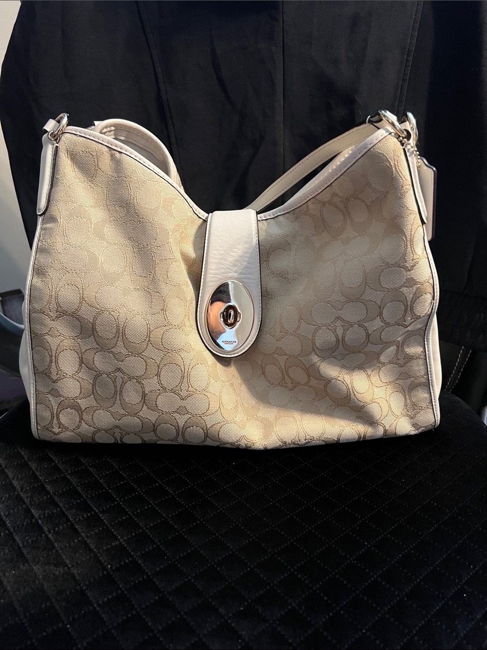 Coach Carlyle Shoulder Bag Beige Purse